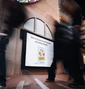LED scherm in druk winkelcentrum