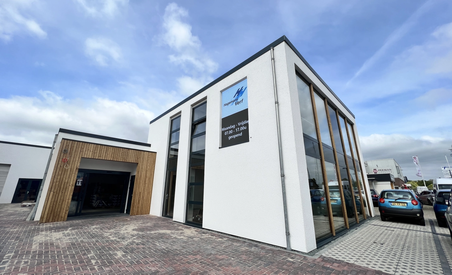 Hagemans verf gebouw buiten gevel afstand