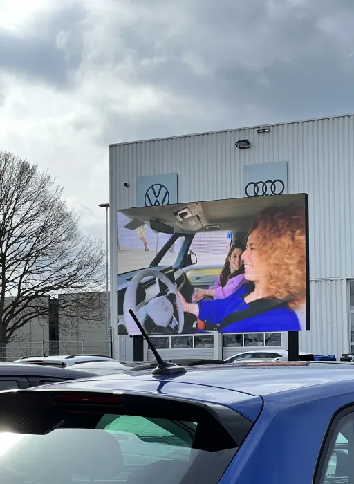 Een krachtige ontvangst vanaf de eerste meters