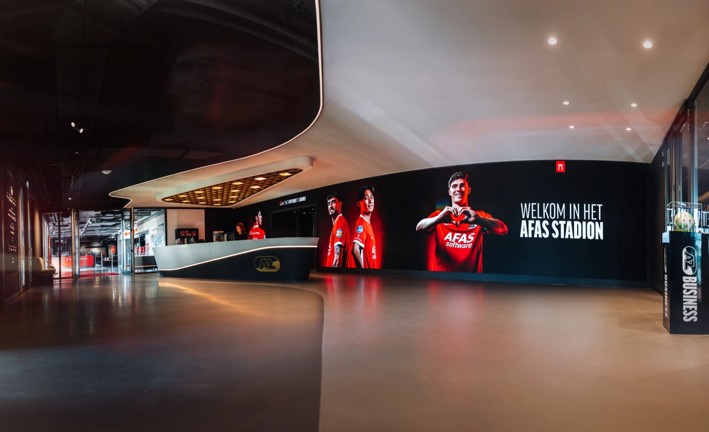 Dynamische informatieschermen voor wayfinding en acties in de catacomben van het stadion
