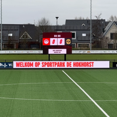 VV Renswoude met een LED scorebord op het hoofdveld