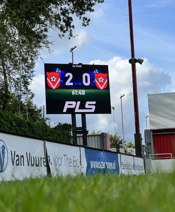 LED scorebord bij voetbalclub Harkemase Boys