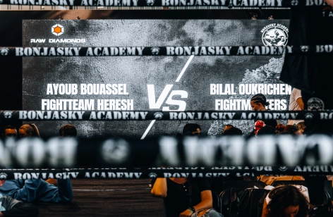 HOOQD Bonjasky - LED schermen achter de boxring met focus op de ring