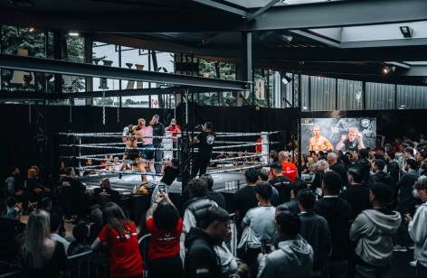 HOOQD Bonjasky - LED schermen achter boxring