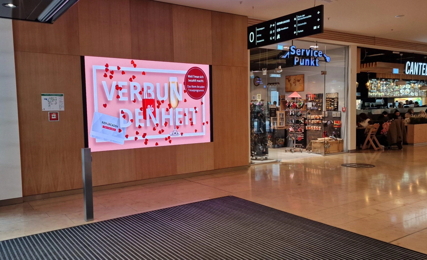 Riem Arcaden LED PLS 03 scaled